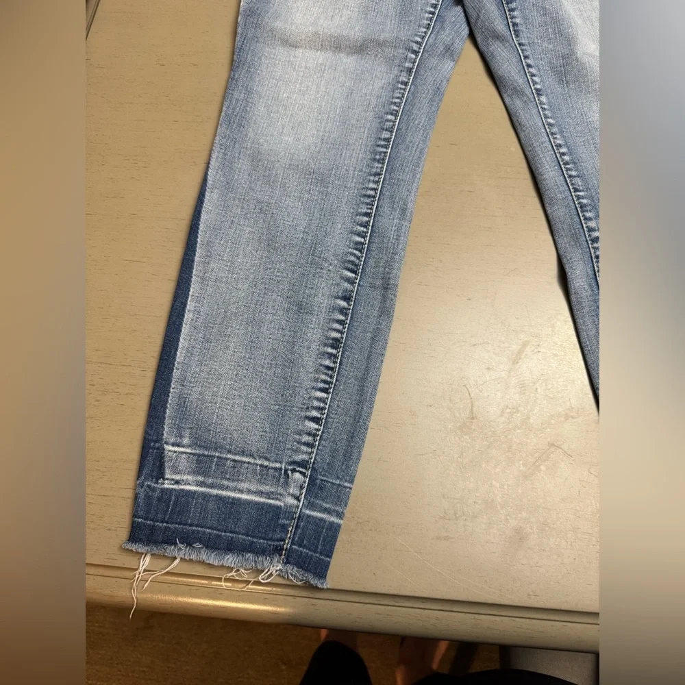 Artisan Ny Classic Two Tone Blue Cropped Jeans size 8/29 EUC - Picture 4 of 9